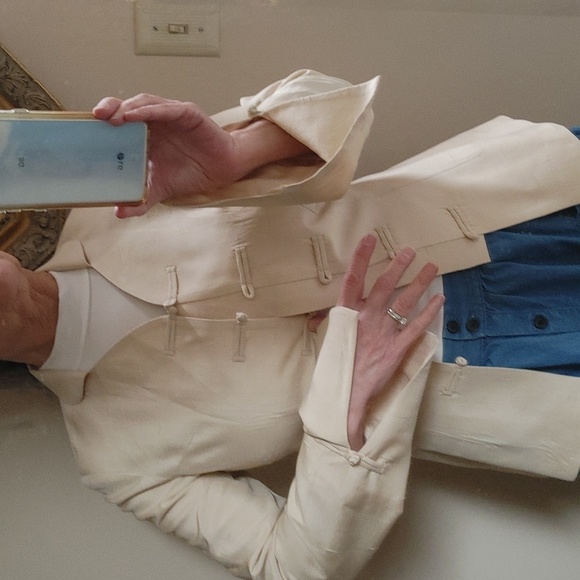 Tailored Silk Champagne Jacket Frog & Knot Closure - Picture 3 of 17